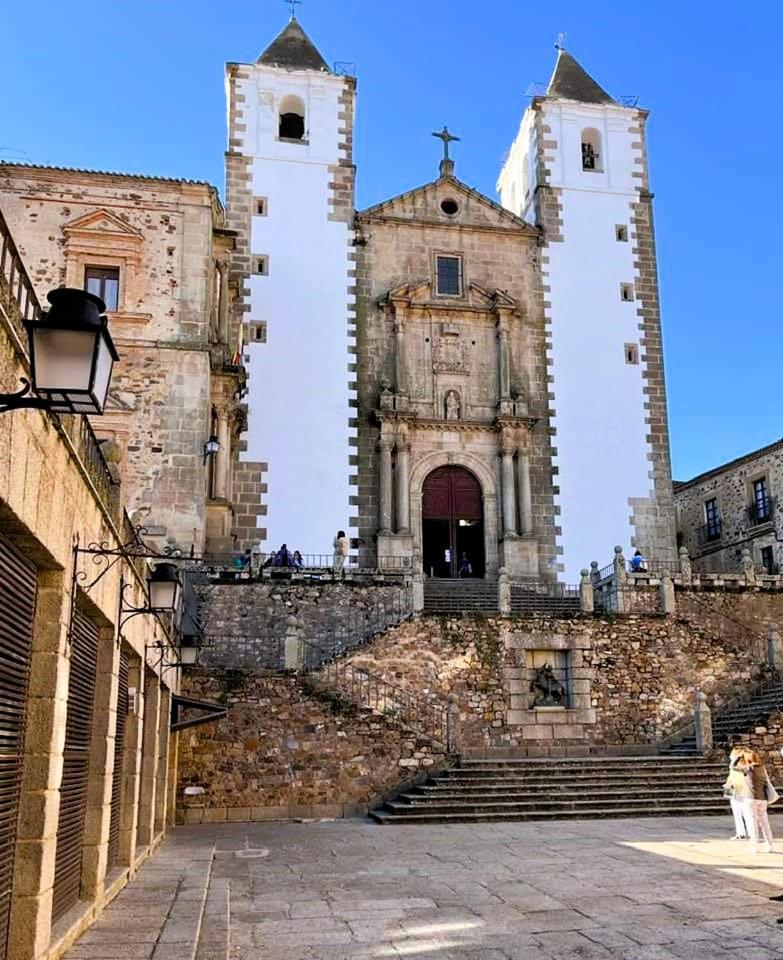 Las Cuatro Esquinas De Caceres Luaran gambar